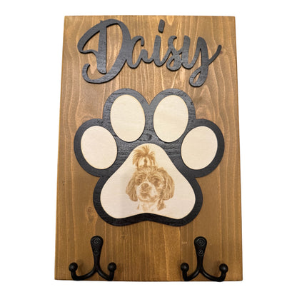 Personalised Dog Lead Holder – Custom Engraved with Your Dog’s Portrait