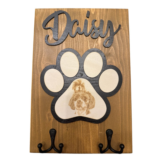 Personalised Dog Lead Holder – Custom Engraved with Your Dog’s Portrait